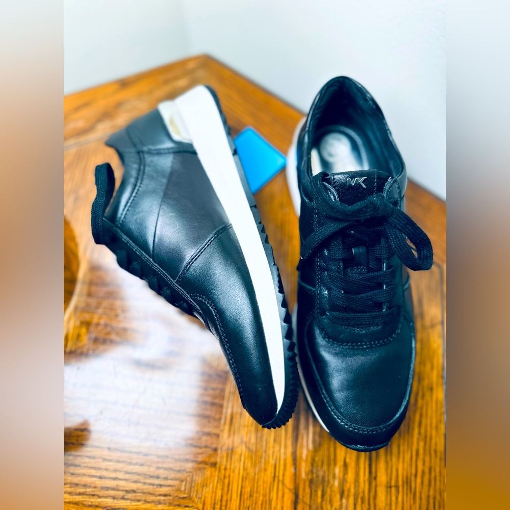 Women sneakers